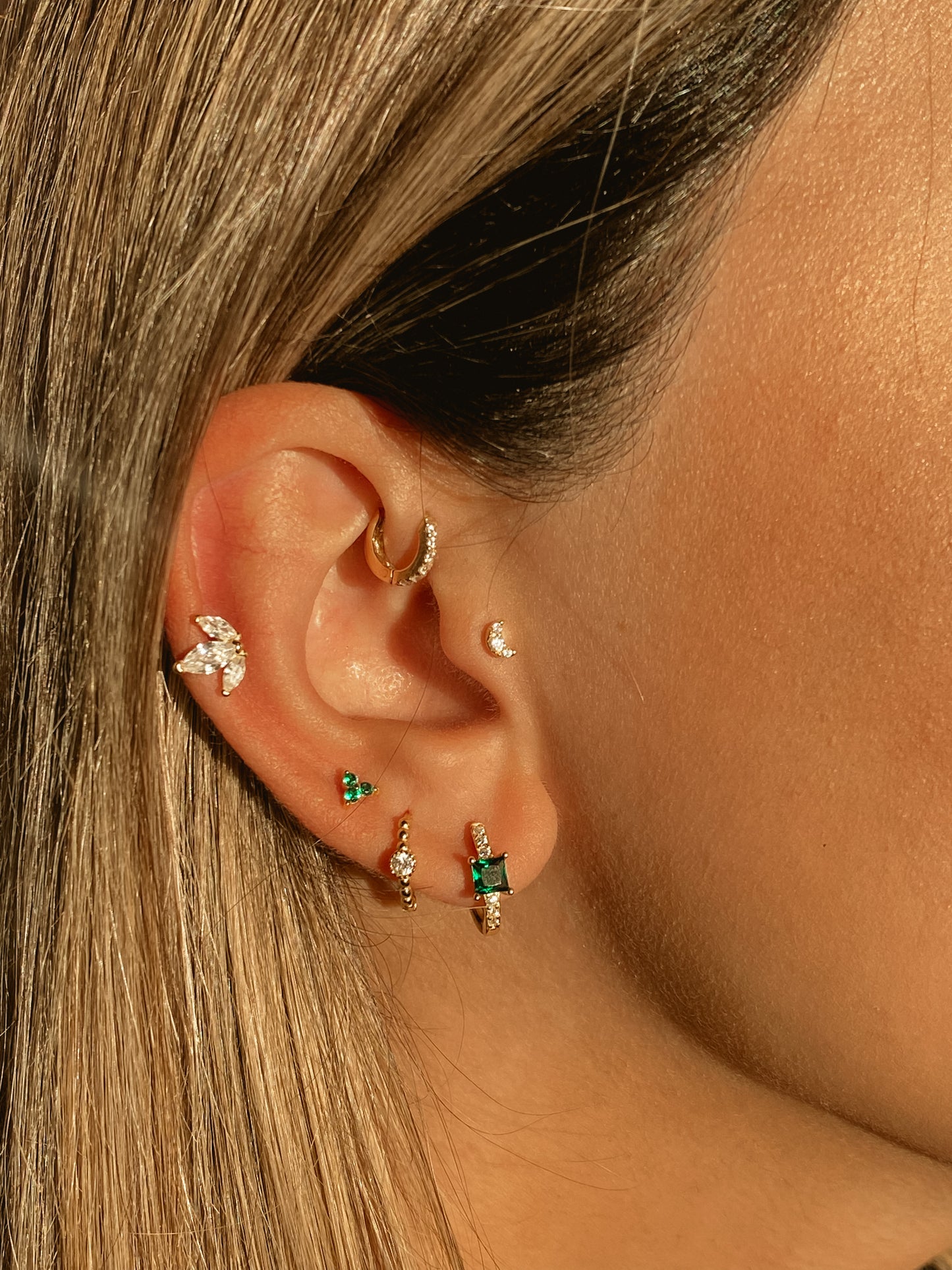 One White Stone Hoops