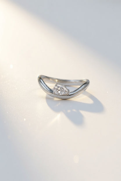 Curve Pear Ring