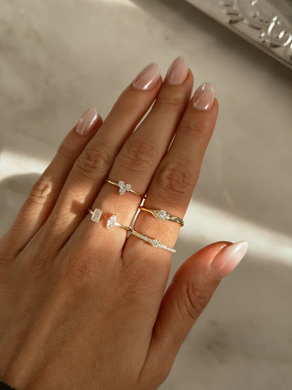 Ava Ring